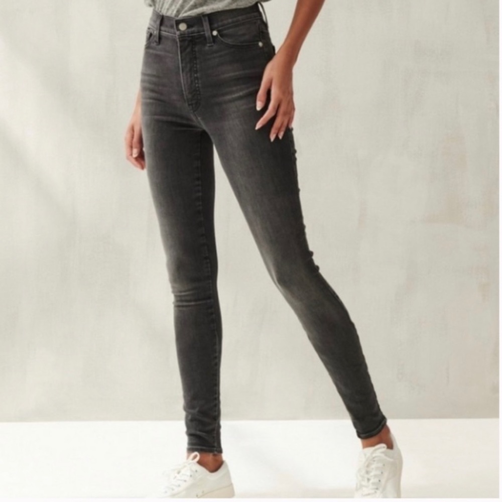 LIKE NEW Lucky Brand Uni Fit Size 2 Grey